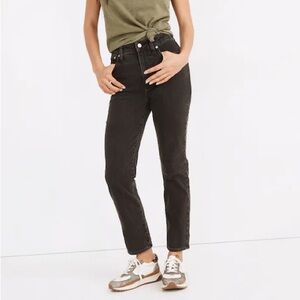 Madewell The Curvy Perfect Vintage Jean in size 26 Black Lunar Wash Like New